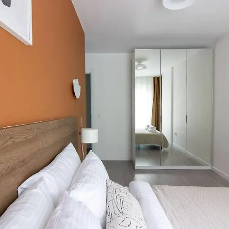 Prime Designed 2br W Parking/gym #86 *